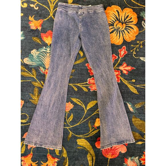 PacSun Low Rise Flare Jeans Size 27 - Picture 2 of 5